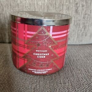 Bath & Body Works / White Barn 3 wick candle - Christmas Cider